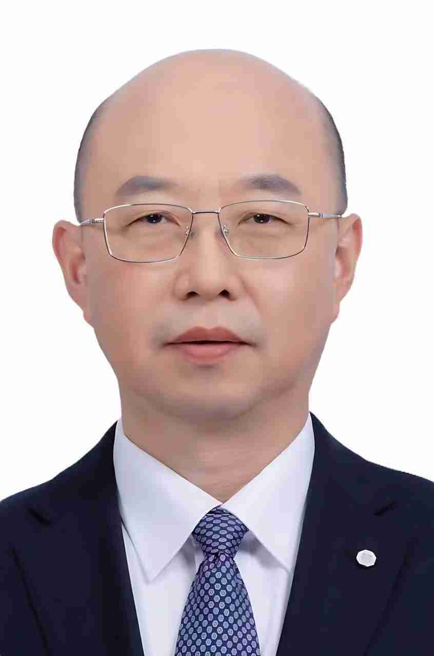 常张利 党委副书记、董事、总司理